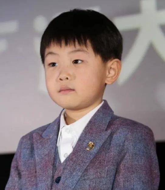 张峻豪被站姐爆料视频,张峻豪被站姐爆料视频引发热议